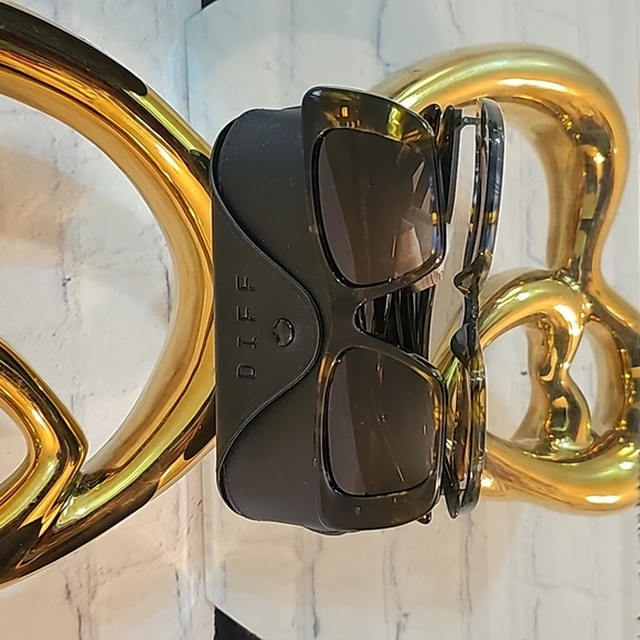 Diff Sunglases NWT - Picture 2 of 6